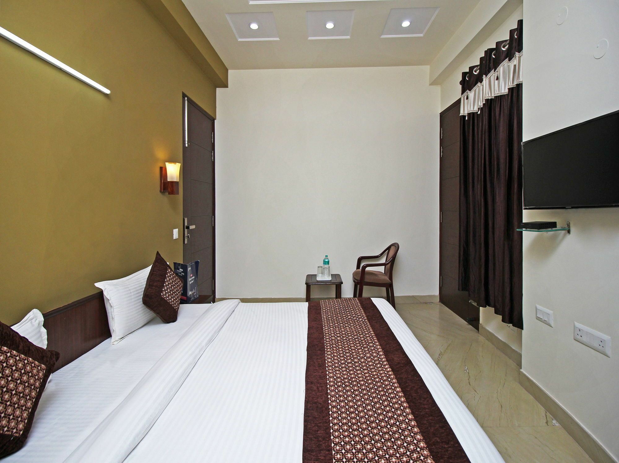 Fabhotel Mannat Residency Sec 52 Gurgaon Zewnętrze zdjęcie